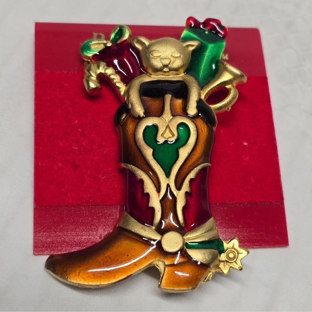Vtg Don Lin Christmas Cowboy Boot With Cat And Presents Figural Pin Brooch Nwt